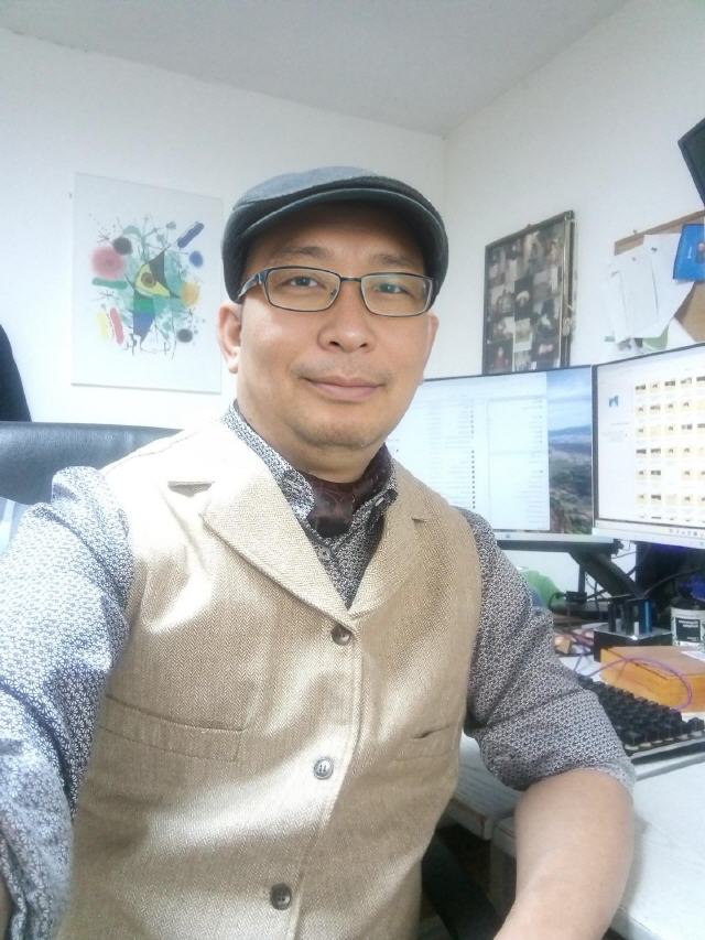 Oudomsouk Phoutthasone  Professioneller Mediendes